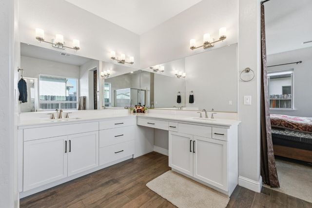 2721 N Armstrong Avenue, Fresno, CA 93727