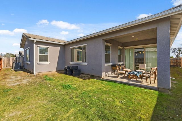 2721 N Armstrong Avenue, Fresno, CA 93727