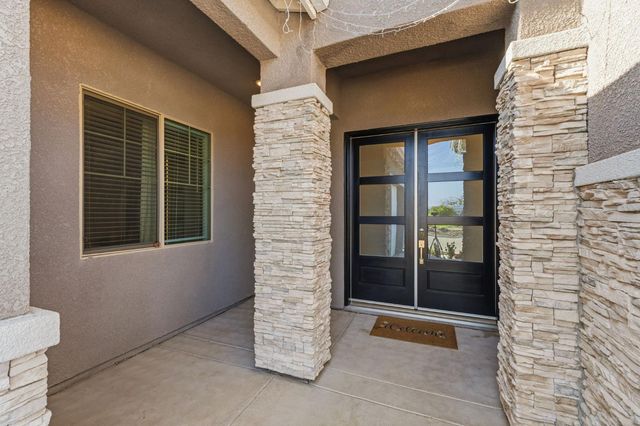 2721 N Armstrong Avenue, Fresno, CA 93727