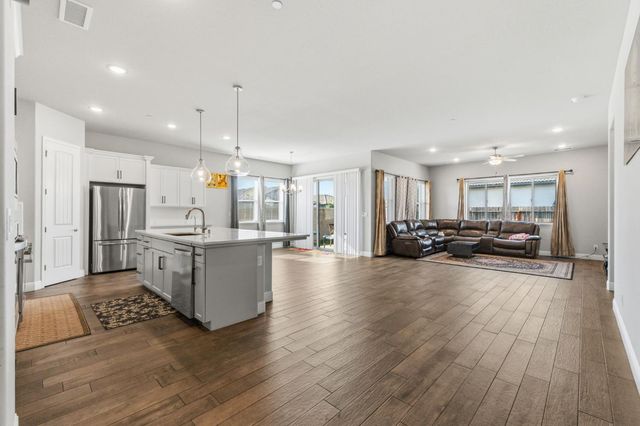 2721 N Armstrong Avenue, Fresno, CA 93727