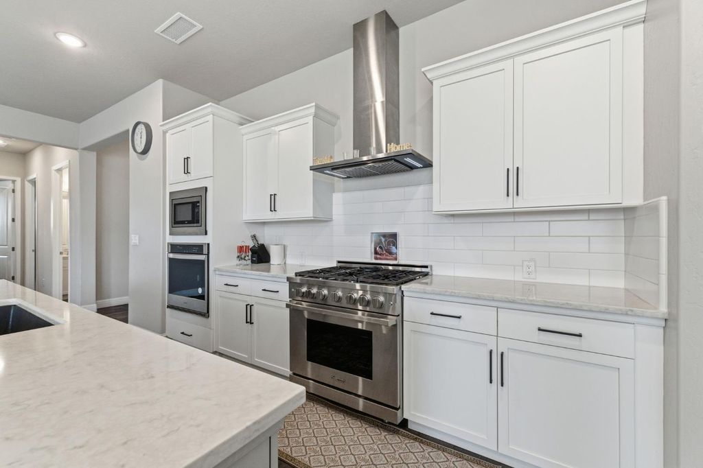 Image 10 of property listing at 2721 N Armstrong Avenue, Fresno, CA 93727