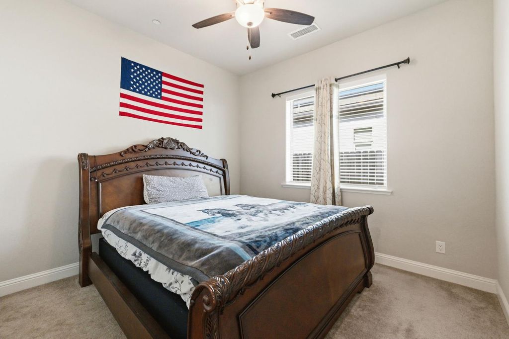 Image 24 of property listing at 2721 N Armstrong Avenue, Fresno, CA 93727