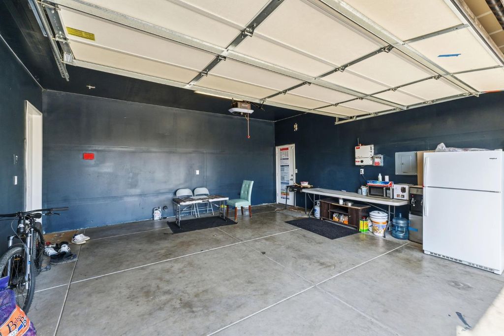 Image 35 of property listing at 2721 N Armstrong Avenue, Fresno, CA 93727