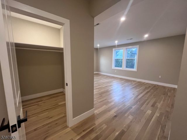 302 W Clinton Ave, Tenafly Boro, NJ 07670