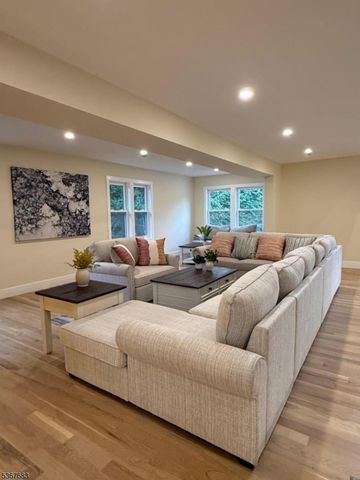 302 W Clinton Ave, Tenafly Boro, NJ 07670
