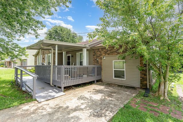 624 Doane Dr, Clarksville, TN 37042