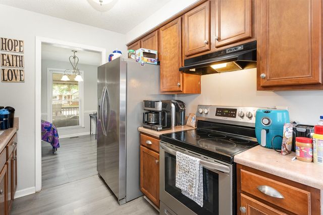 624 Doane Dr, Clarksville, TN 37042