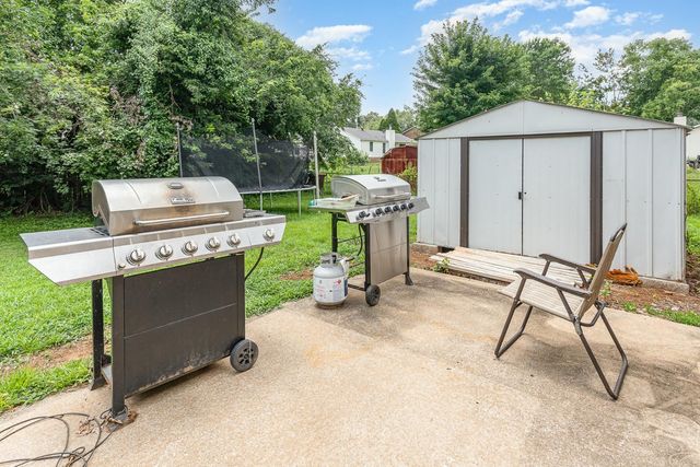 624 Doane Dr, Clarksville, TN 37042