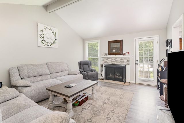 624 Doane Dr, Clarksville, TN 37042