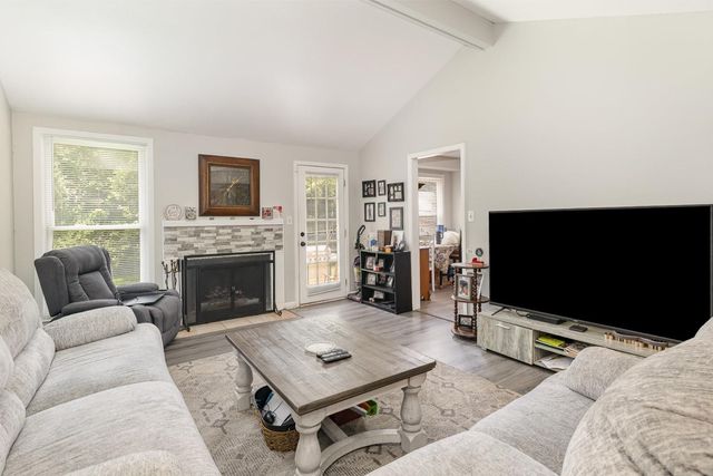 624 Doane Dr, Clarksville, TN 37042
