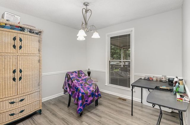 624 Doane Dr, Clarksville, TN 37042