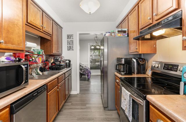 624 Doane Dr, Clarksville, TN 37042