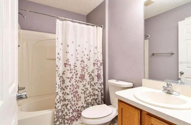 104 CHERRY BLOSSOM LANE, Lady Lake, FL 32159