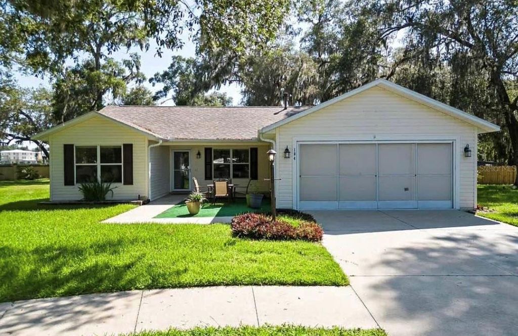 104 CHERRY BLOSSOM LANE, Lady Lake, FL 32159