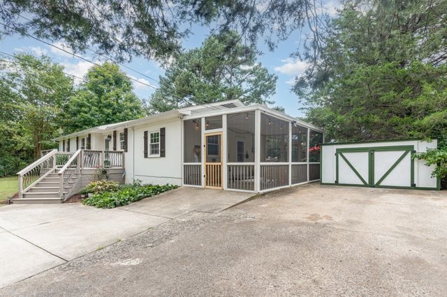 7316 Chester Rd, Fairview, TN 37062