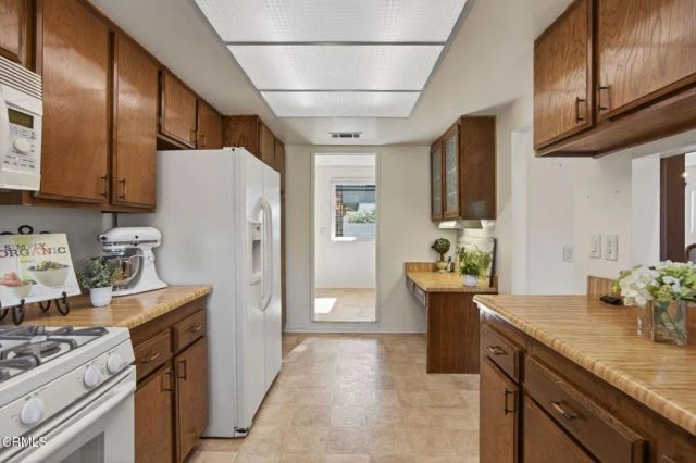 1191 Cambria Court, Camarillo, CA 93010