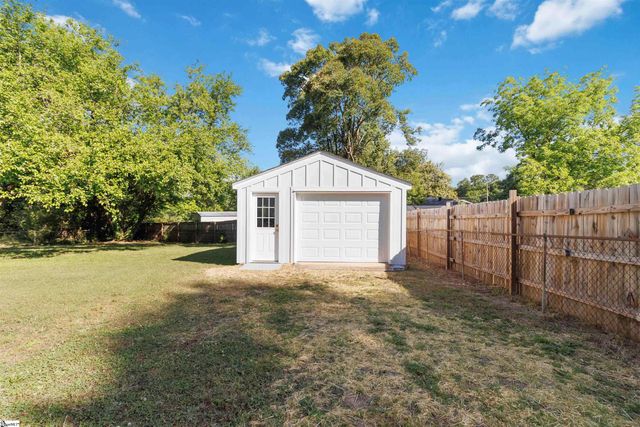 21 Kay Drive, Greenville, SC 29605