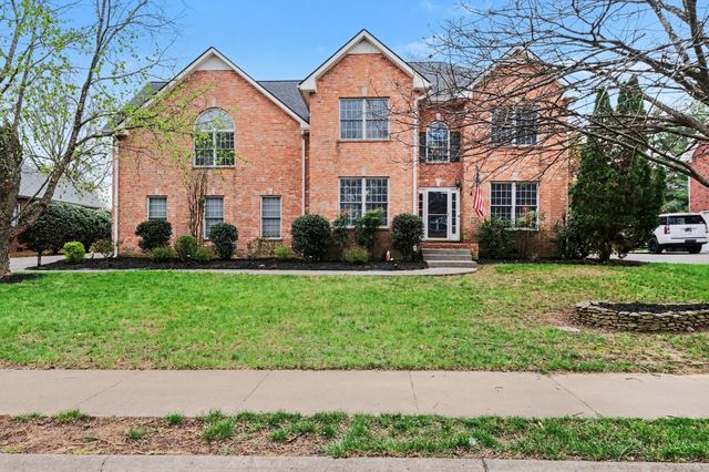 112 Crooked Creek Ln, Hendersonville, TN 37075