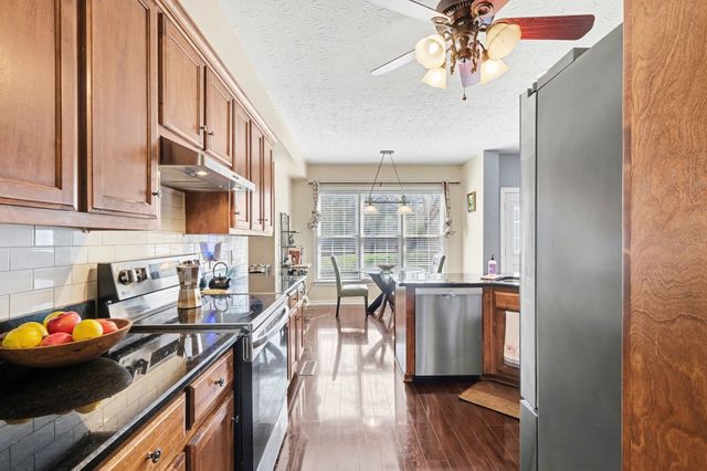 112 Crooked Creek Ln, Hendersonville, TN 37075