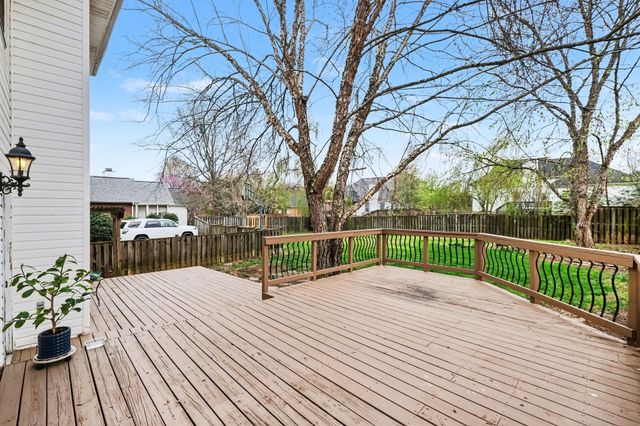 112 Crooked Creek Ln, Hendersonville, TN 37075