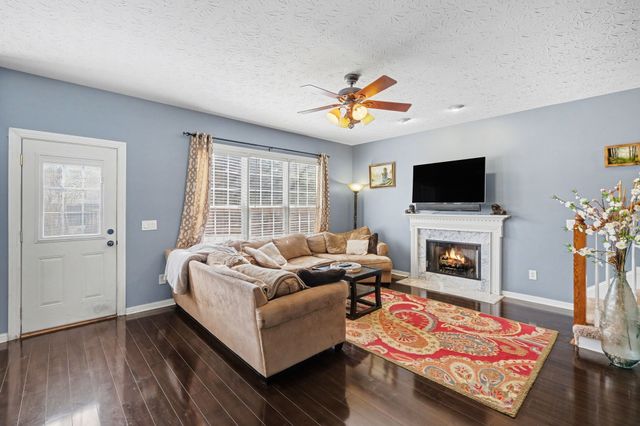 112 Crooked Creek Ln, Hendersonville, TN 37075