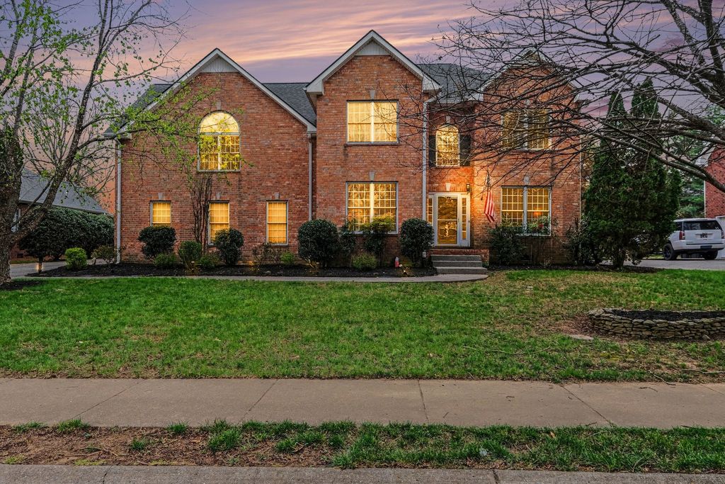 112 Crooked Creek Ln, Hendersonville, TN 37075