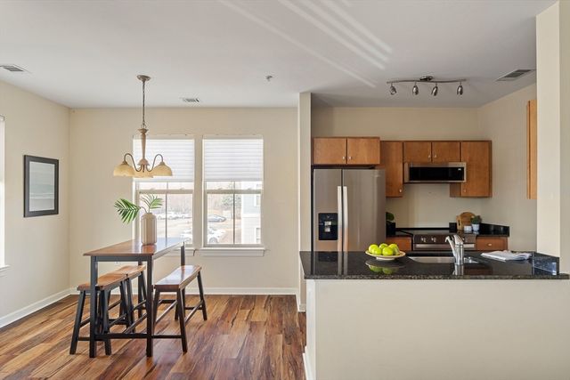 4 Repton Cir 4213, Watertown, MA 02472