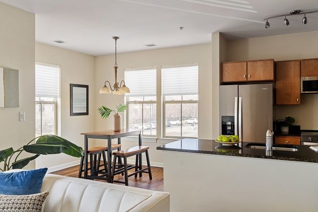 4 Repton Cir 4213, Watertown, MA 02472