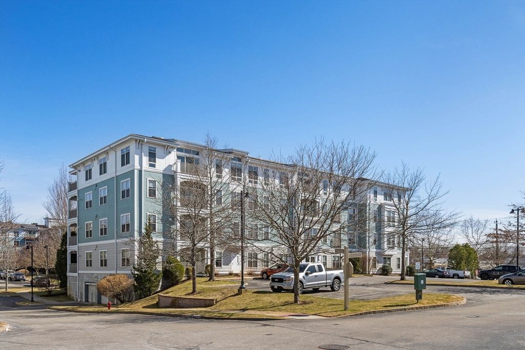 4 Repton Cir 4213, Watertown, MA 02472