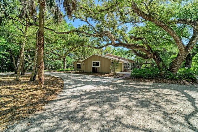 3705 62ND STREET E, Bradenton, FL 34208