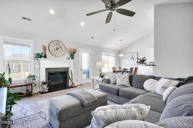 4910 Alamance Drive SE, Southport, NC 28461