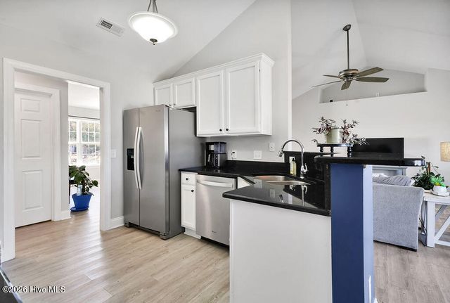 4910 Alamance Drive SE, Southport, NC 28461