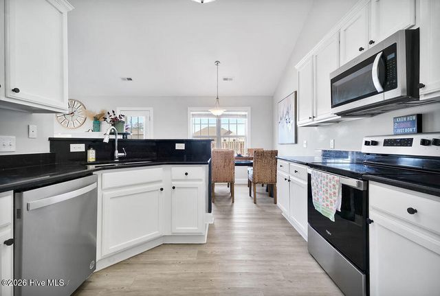 4910 Alamance Drive SE, Southport, NC 28461