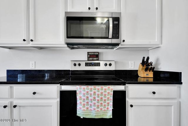 4910 Alamance Drive SE, Southport, NC 28461