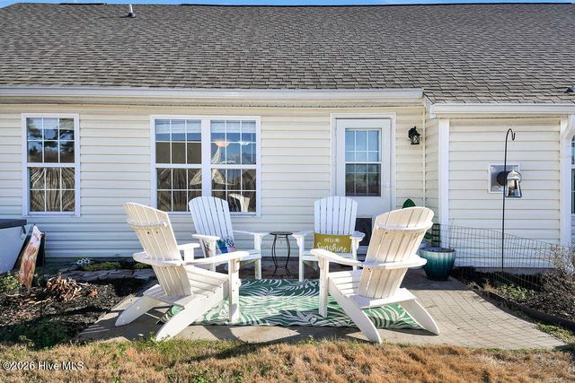 4910 Alamance Drive SE, Southport, NC 28461