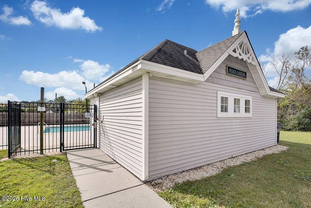 4910 Alamance Drive SE, Southport, NC 28461