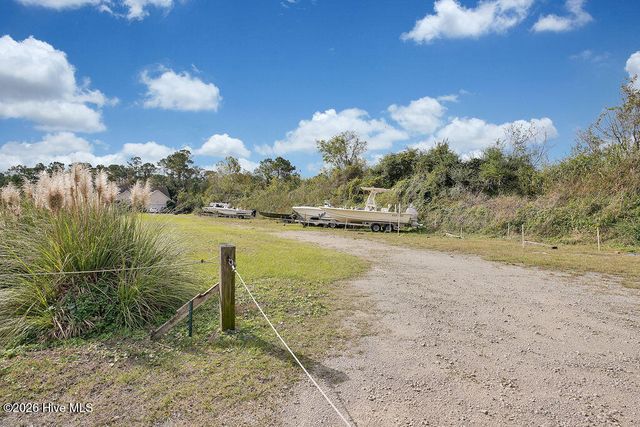 4910 Alamance Drive SE, Southport, NC 28461