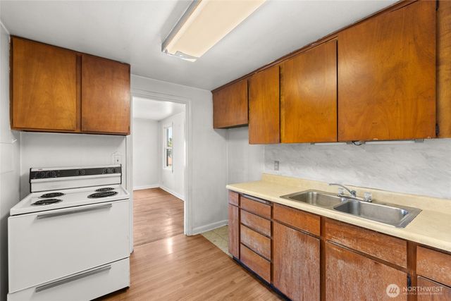 406 Windsor Way NE, Renton, WA 98056