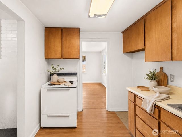 406 Windsor Way NE, Renton, WA 98056
