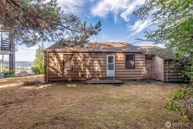 406 Windsor Way NE, Renton, WA 98056