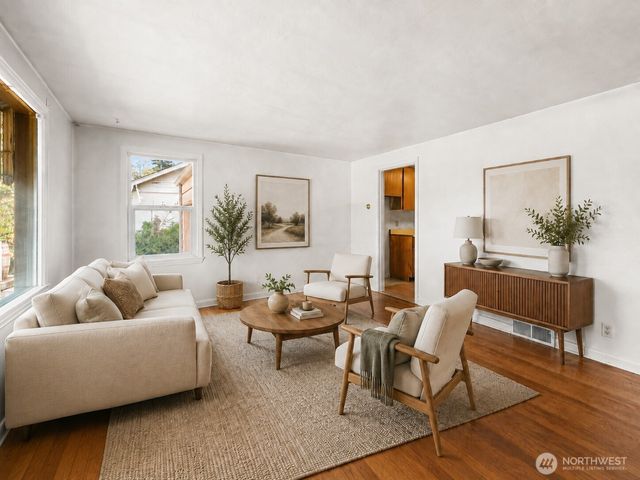 406 Windsor Way NE, Renton, WA 98056