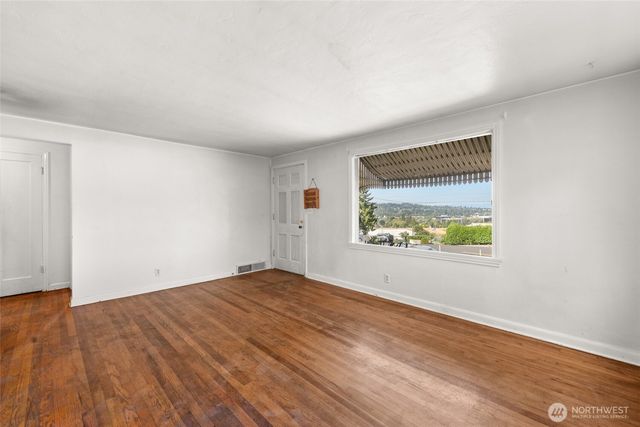 406 Windsor Way NE, Renton, WA 98056