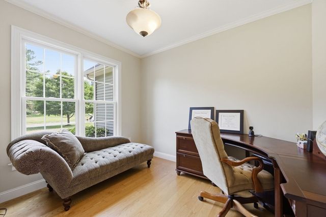 8 Lexington Circle, Southwick, MA 01077