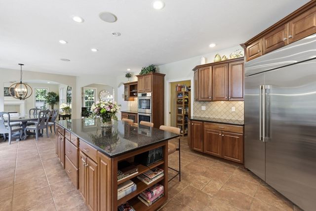 8 Lexington Circle, Southwick, MA 01077