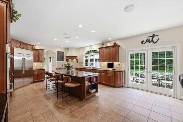 8 Lexington Circle, Southwick, MA 01077