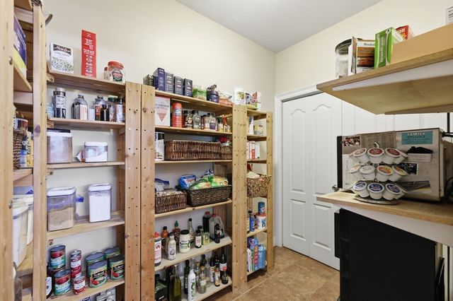 8 Lexington Circle, Southwick, MA 01077
