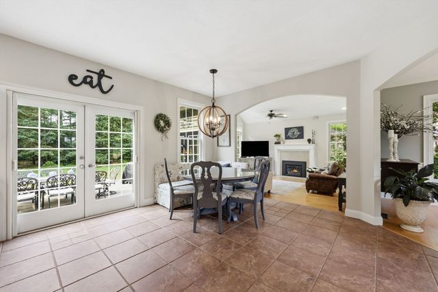 8 Lexington Circle, Southwick, MA 01077