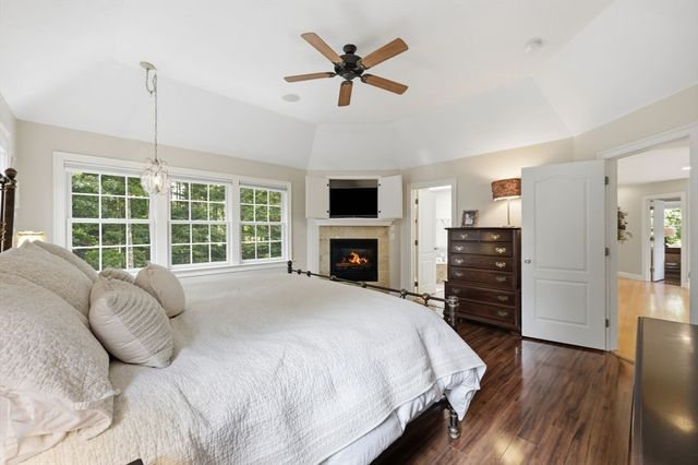 8 Lexington Circle, Southwick, MA 01077