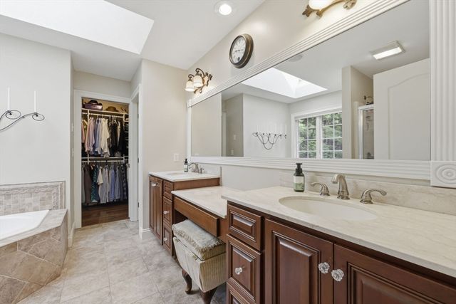 8 Lexington Circle, Southwick, MA 01077