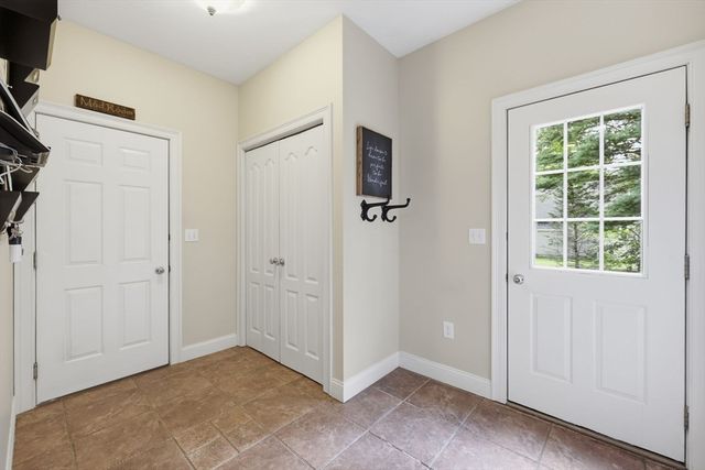 8 Lexington Circle, Southwick, MA 01077